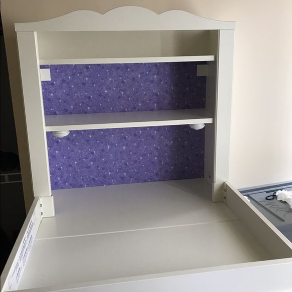 Baby changing table !! - Picture 1 of 4